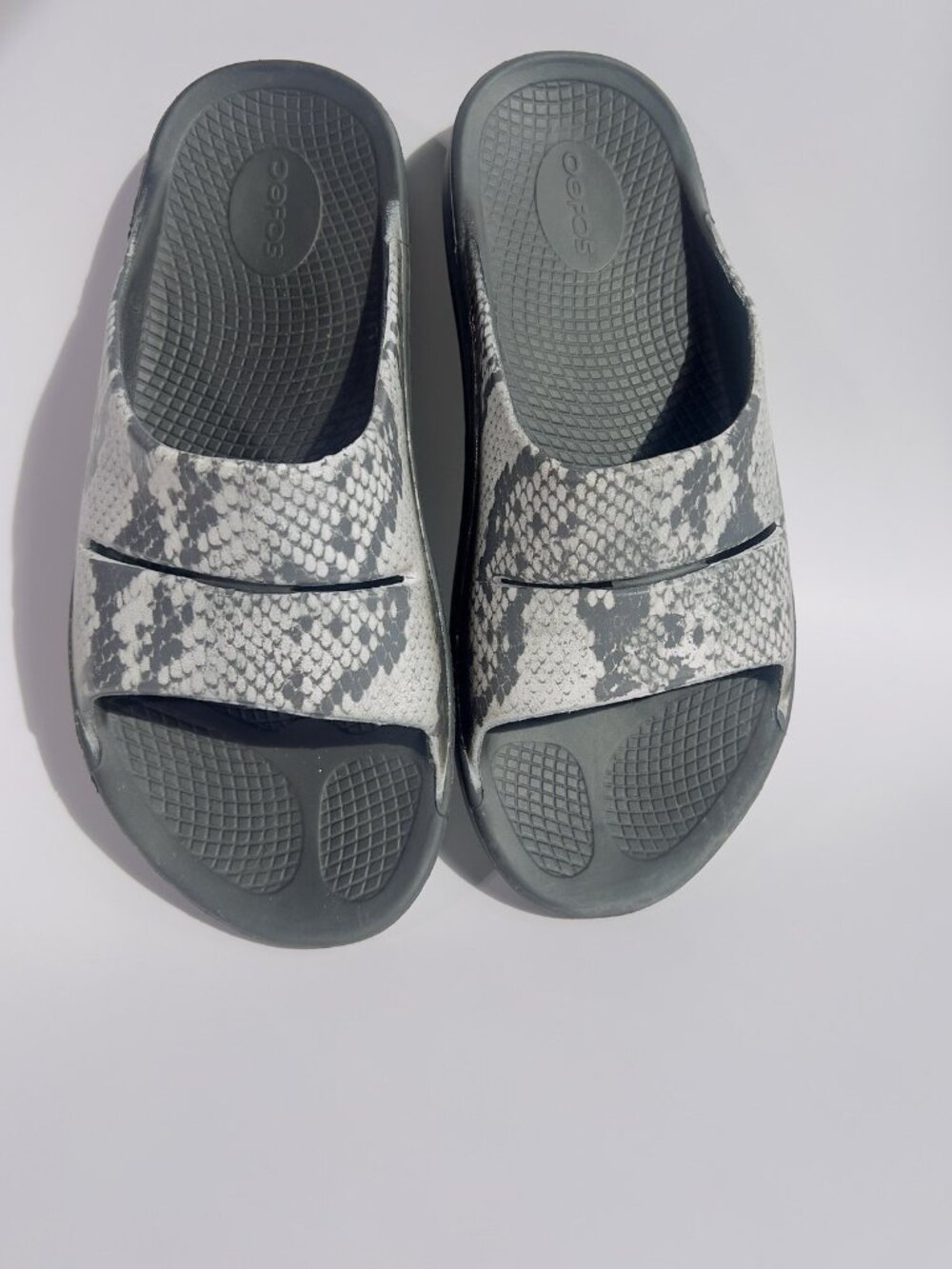 OOFOS OOahh Recovery Slide Sandals Animal Print Women’s 11 / Men’s 9 - Picture 8 of 12